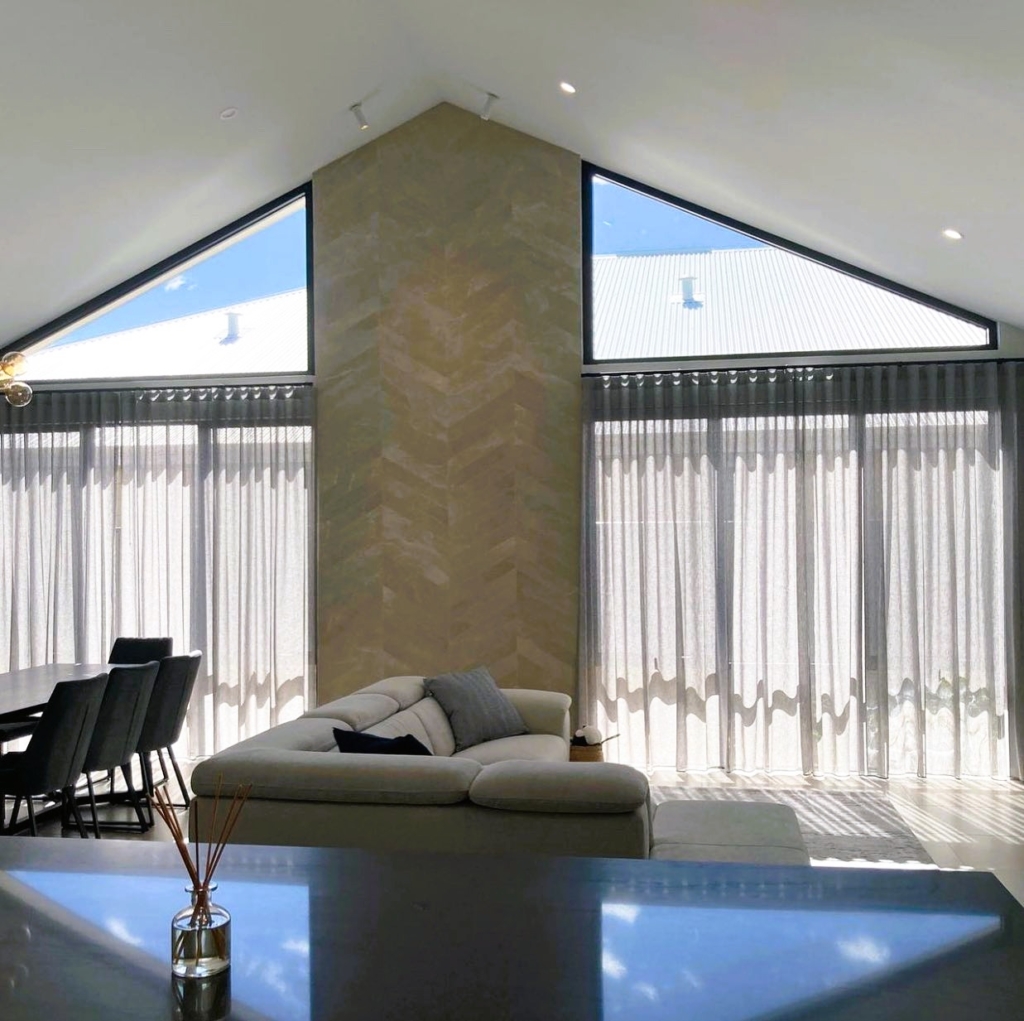 Angle Top Window Curtains